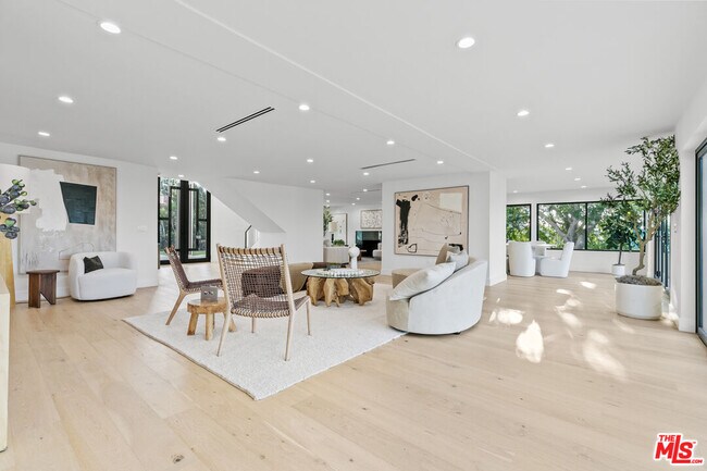 Building Photo - 18101 Green Meadow Dr