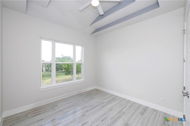 Building Photo - 114 High Point Cir