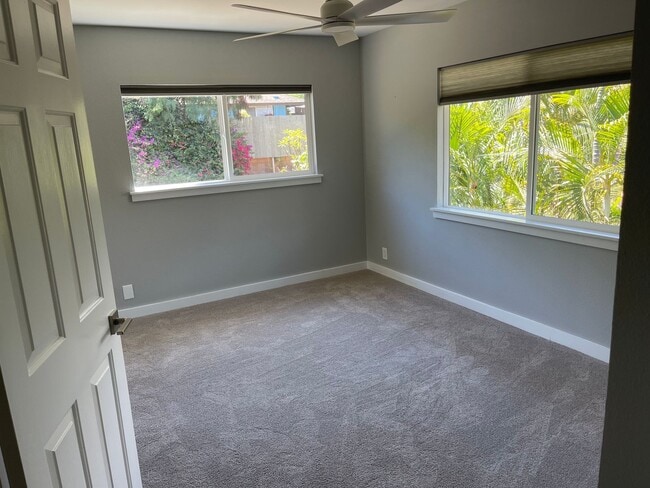 Building Photo - 2745 Puu Hoolai St