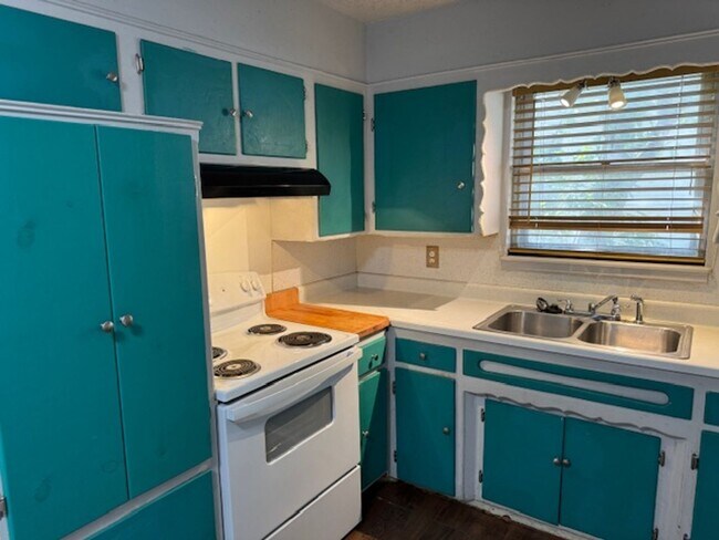 Building Photo - 3 bed 1.5 baths in Bethany!