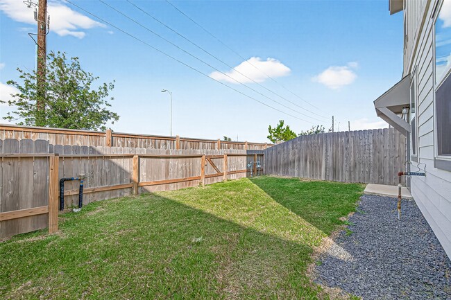 Building Photo - 27922 Western Crk Ct