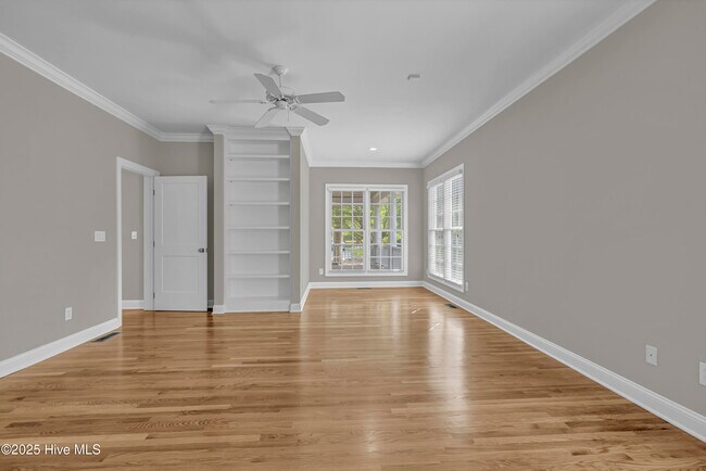 Building Photo - 844 Arboretum Dr