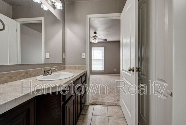 Building Photo - 4214 Topaz Cir