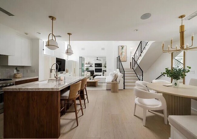 Building Photo - Coastal Luxury Retreat in the Heart of Corona del Mar Village-Available for Monthly Executive and...