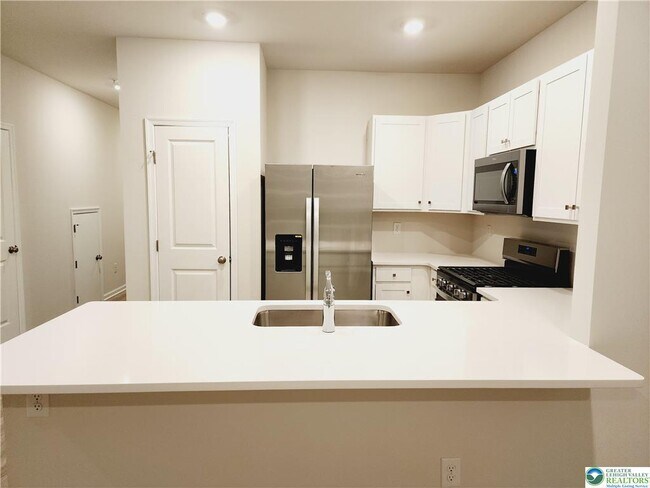 Building Photo - 1255 Susan Cir