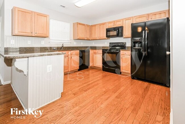 Building Photo - 123 Elba Dr