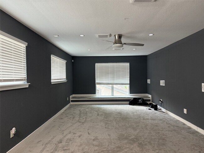 Building Photo - 3206 Hazy Park Dr