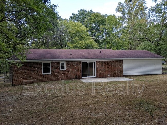 Building Photo - 8708 Peach Tree Dr