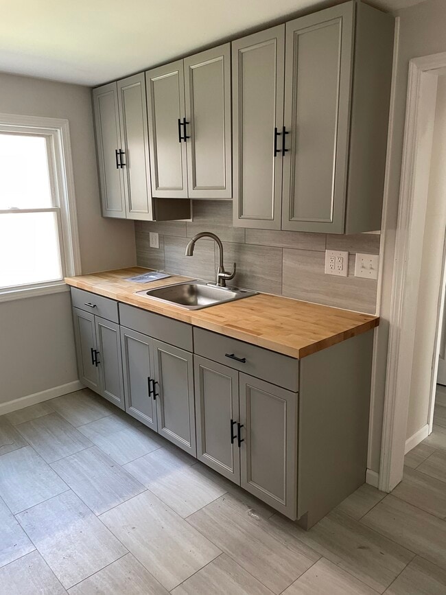 Building Photo - 1344 Buffalo Rd