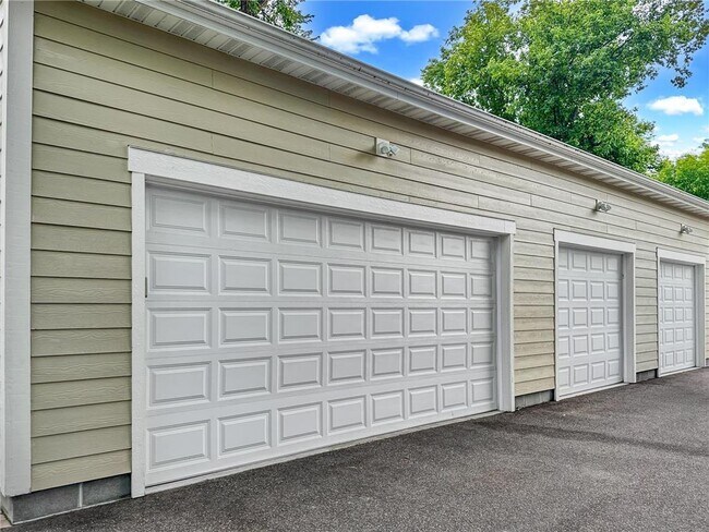 Building Photo - 4722 West Arm Rd