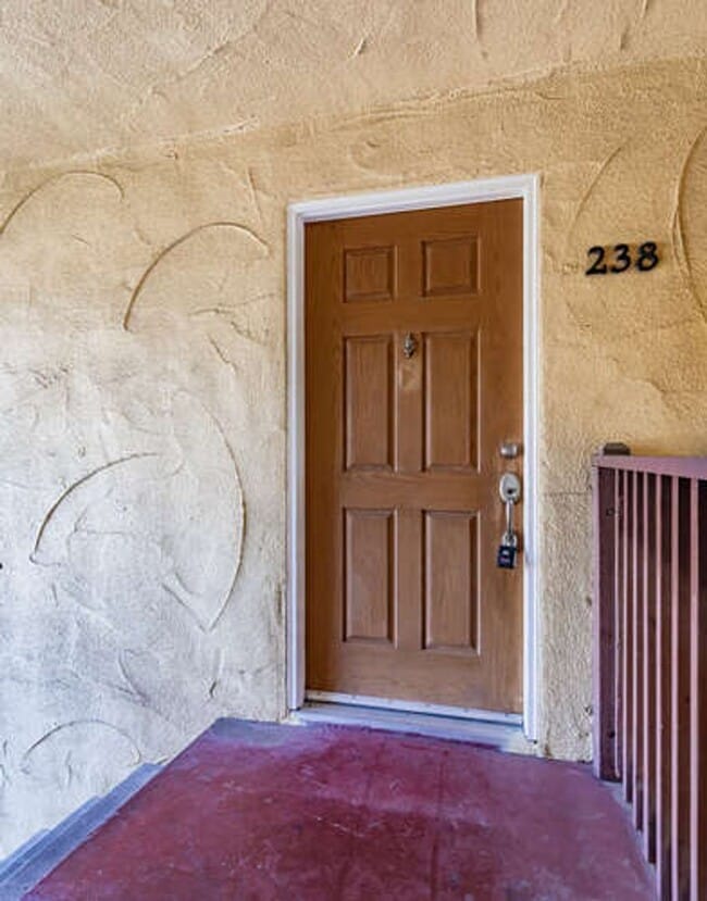 Building Photo - Spacious 1 Bedroom Condo for Rent in Villa...