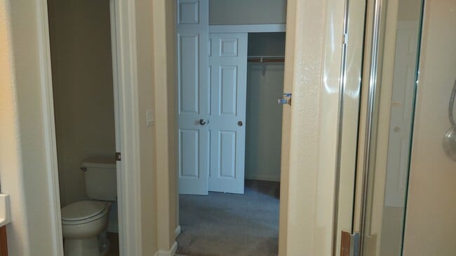 Building Photo - 8450 Crystal Walk Cir