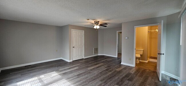 Building Photo - 140 Teal Park Ln