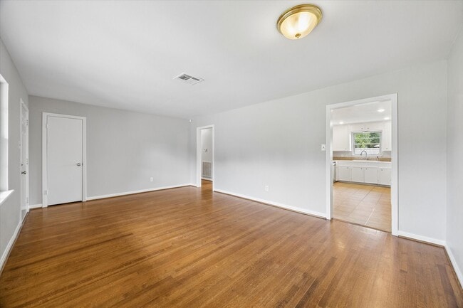 Building Photo - 8037 Longridge Dr