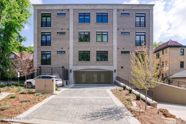 Building Photo - 1576 Cherokee Rd