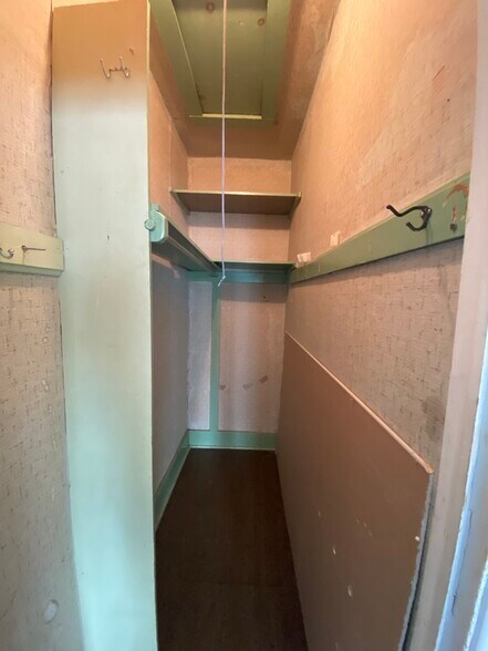 Building Photo - 221 8th St S