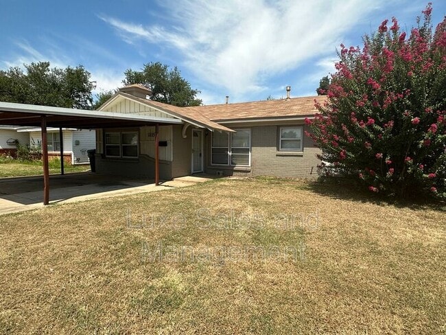 Building Photo - 1025 SW 57th St