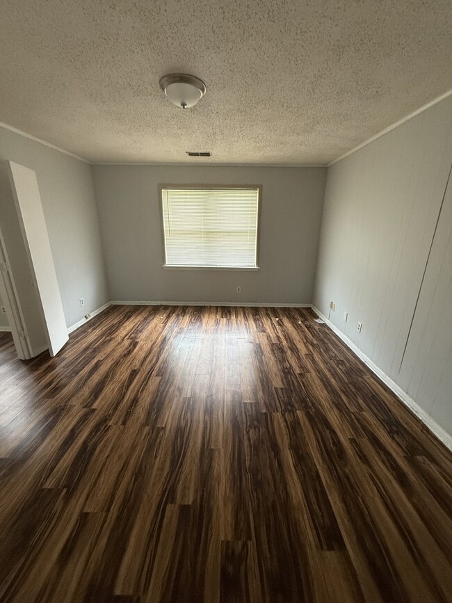 Building Photo - 8204 Willowbrook Cir SE