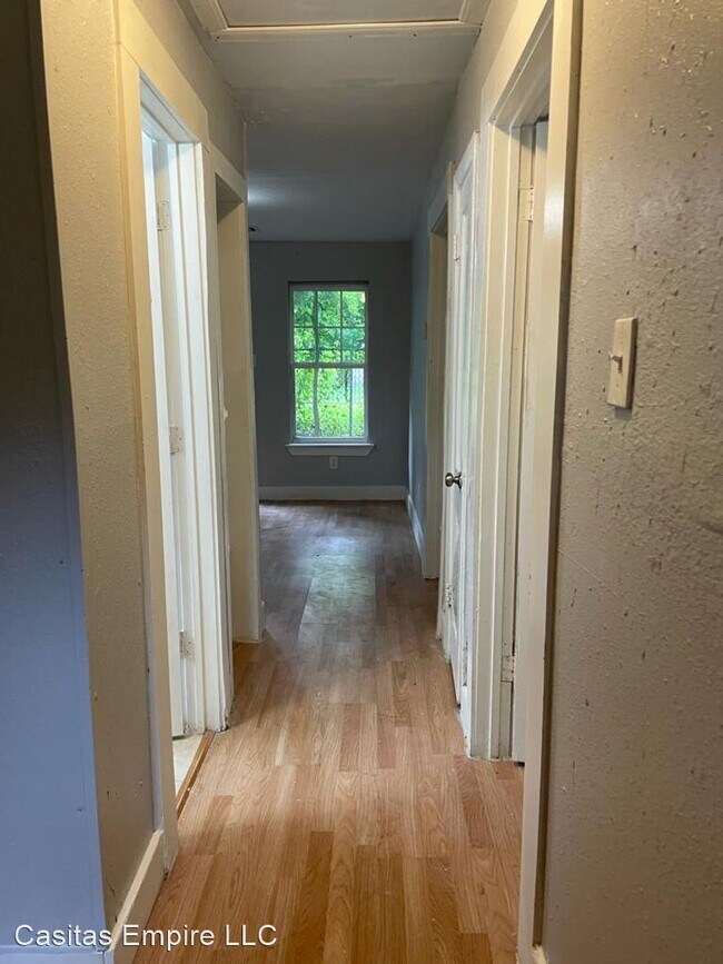 Building Photo - 2 br, 1 bath House - 3121 Rosalie St.