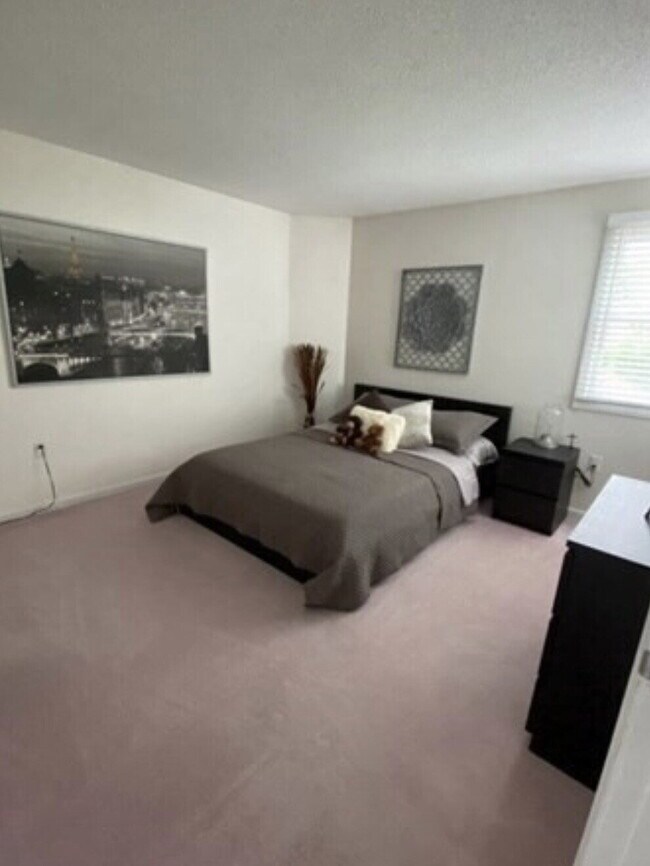 Building Photo - 10 Merganser Way