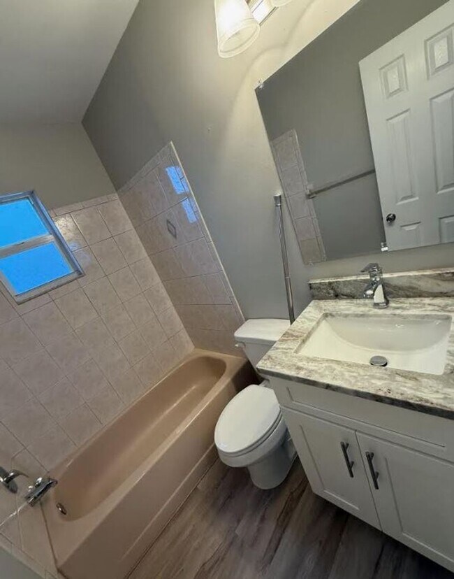 Building Photo - 3 Bedroom 2 Bath 2 Car garage pool home fo...