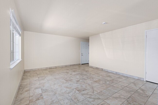Building Photo - 1518-1522 Trower Ave