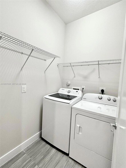 Building Photo - 10420 NW 67th St