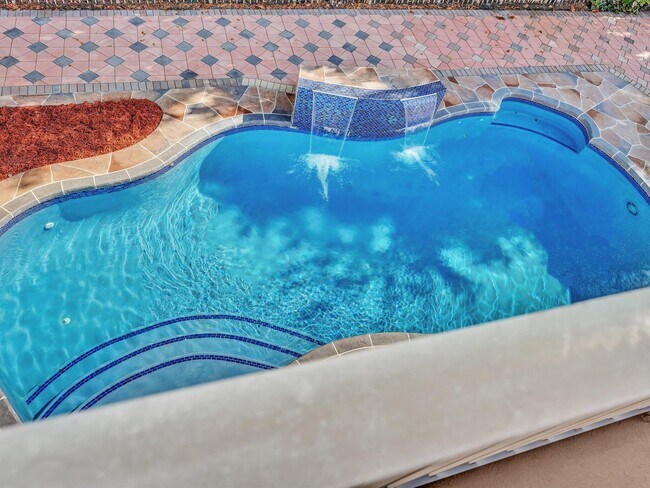 Building Photo - 6614 Marbletree Ln