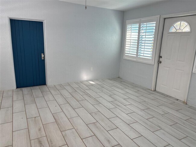 Building Photo - 2919 12th Ave N