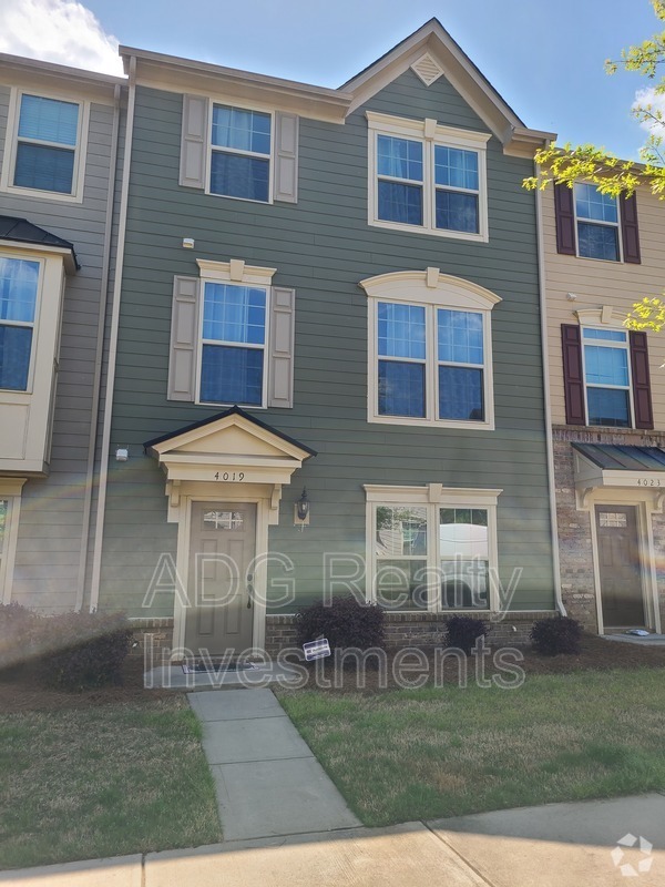 Building Photo - 4019 Zilker Park Dr