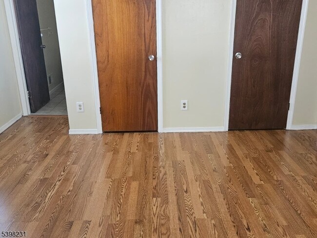 Building Photo - 99 Chapman Pl