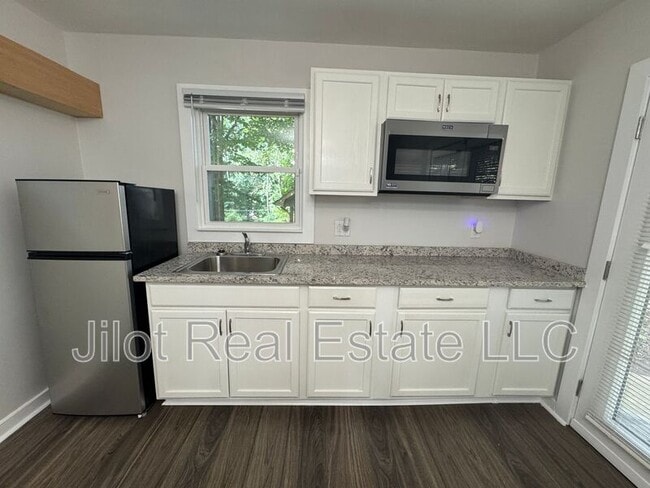 Building Photo - 3240 Pyrite Cir SW