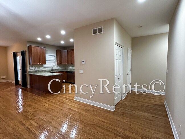 Building Photo - 2933 Eden Ave