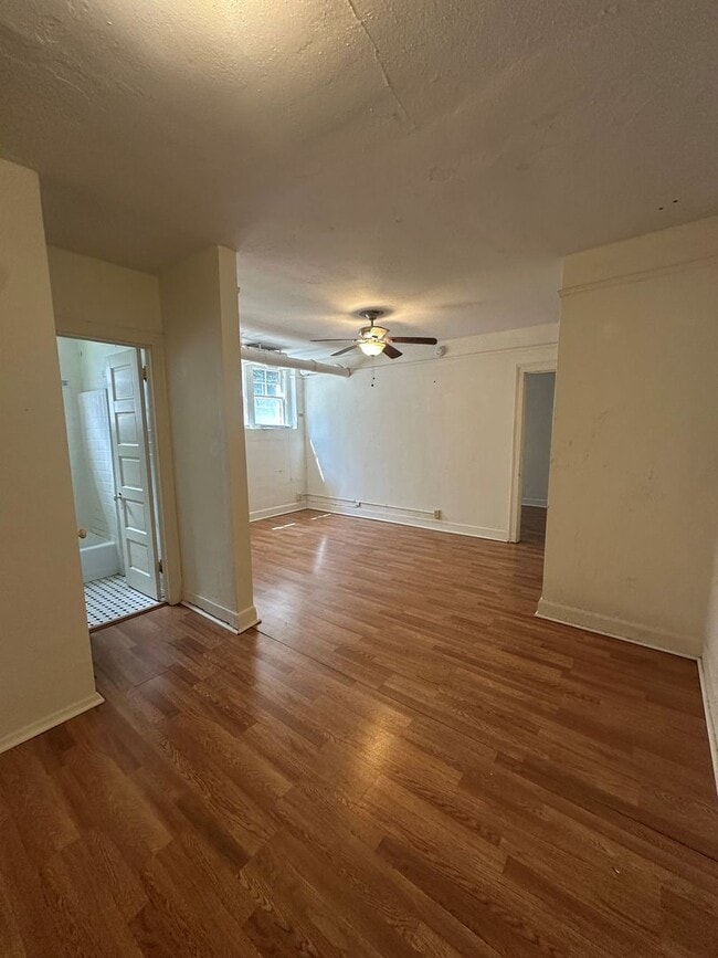 Building Photo - Calhoun Beach Apartments