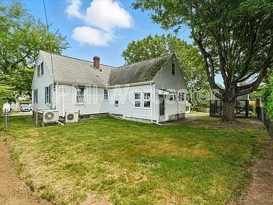 Building Photo - 178 Massasoit Rd