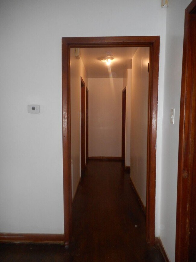 Building Photo - 3 Bedroom 1 Bath Downtown Augusta