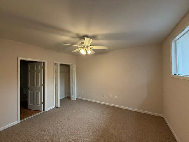 Building Photo - Adams Ave.