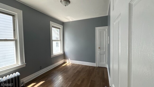 Building Photo - 48 Sheridan St