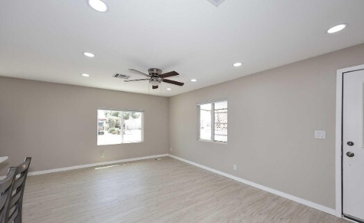 Building Photo - 9111 E Olive Ln N