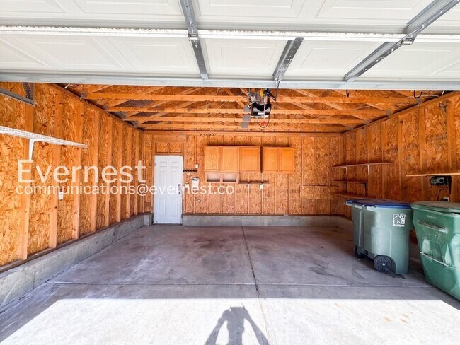 Building Photo - PROMO: Get 1 Month FREE when you sign a 2-Year Lease!/3 bed/2 bath Spacious Home with Modern Amen...