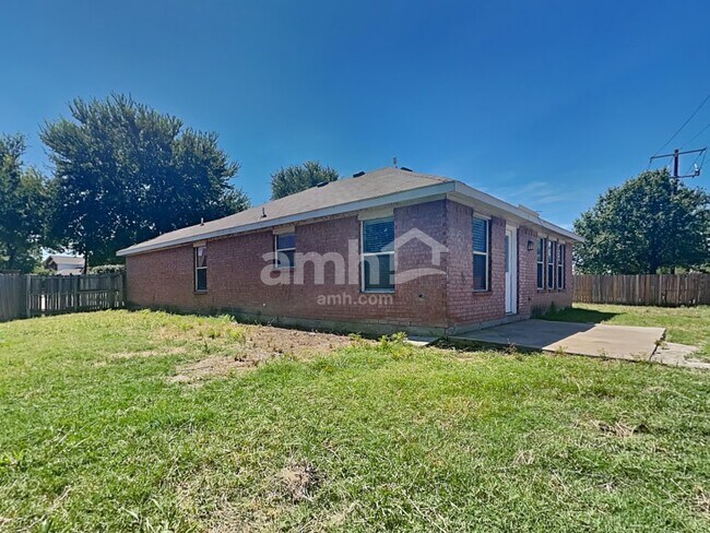 Building Photo - 1898 Barton Springs Dr