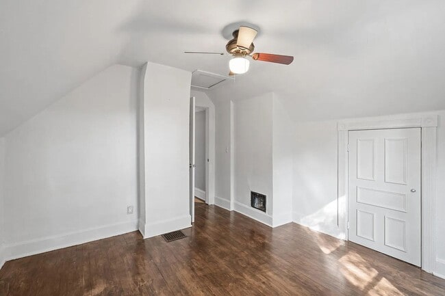 Building Photo - Magnificent, Beautifully UPDATED, 3 Bedroo...