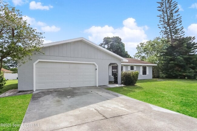 Building Photo - 901 S E O'Donnell Ln