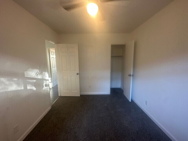 Building Photo - 380 Angelus St
