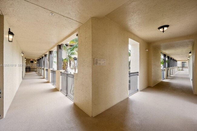Building Photo - 2900 NW 125th Ave