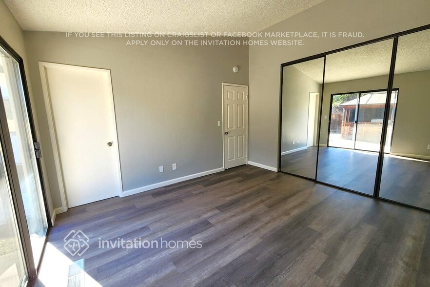 Building Photo - 1401 Mandarin Ct
