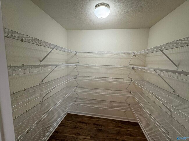 Building Photo - 3590 Avalon Lake Dr SW