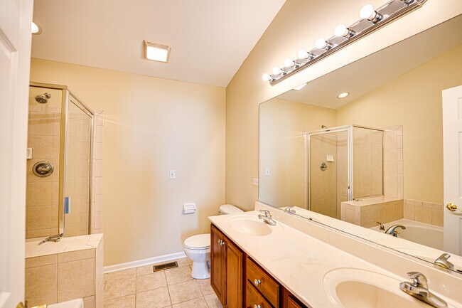 Building Photo - 3147 Saganashkee Ln
