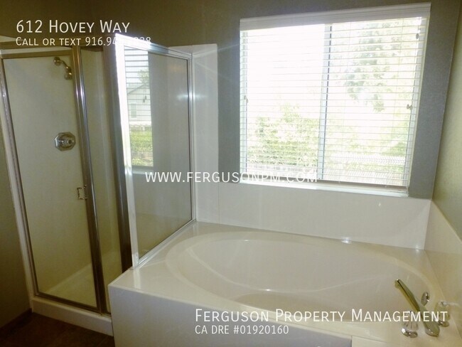 Building Photo - 612 Hovey Way