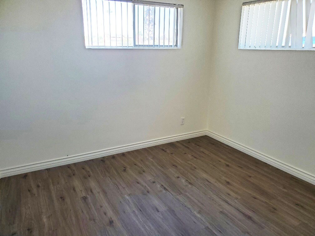 Building Photo - 361 13th St